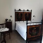 בית הארחה Mostallino אסמיני
